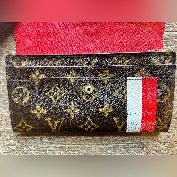 Authentic Louis Vuitton Monogram Wallet Limited Edition with Bellboy Porter - Picture 6 of 12
